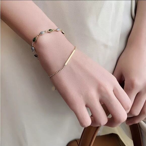 Emerald Beaded Gold Plated Chain Link Minimalist Bracelet - Picture 8 of 9